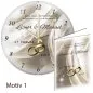Preview: schlichtes Geschenk zur Hochzeit mit goldenen Ringen, Namen der Eheleute und Datum der Hochzeit auf dem Zifferblatt