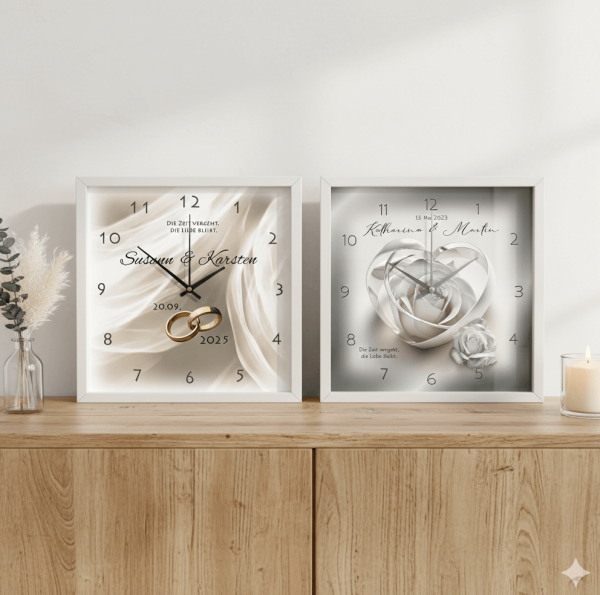 Individuelle Wanduhr Hochzeit 25x25 cm weißer Holzrahmen mit Namen und Datum der Hochzeit als Geschenk